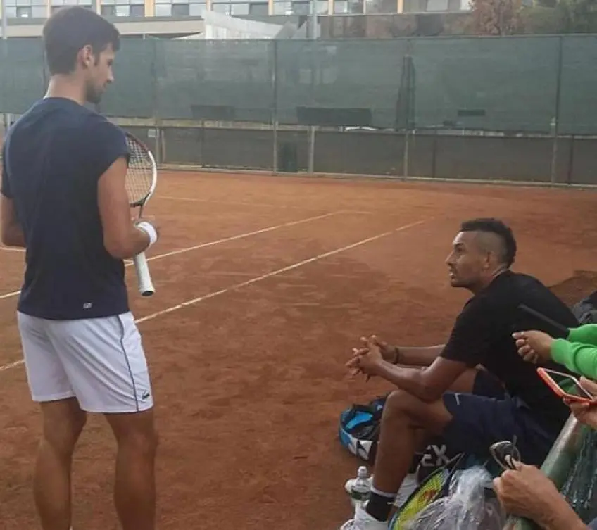 Nick Kyrgios provoque Novak Djokovic : " Comment pensez-vous que Novak a gagné RG?"