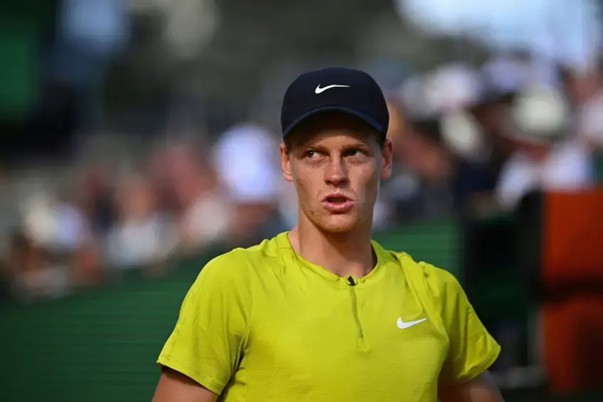 John McEnroe doute de Jannik Sinner : "Il a beaucoup de problèmes physiques"