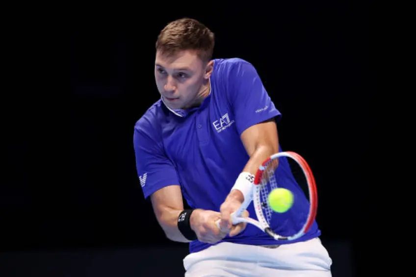 Vidéo ! Hamad Medjedovic réalise le retour parfait aux NextGen ATP Finals.