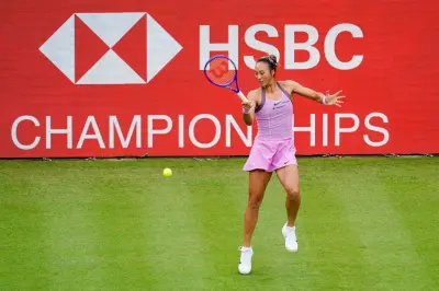 Zheng Qinwen, en difficulté, débute avec un match délicat à Nottingham après un mois difficile