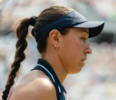 Berlin : Jessica Pegula s'incline face à Linda Noskova dans une finale retardée par une tempête violente