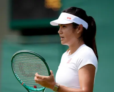 Johanna Konta suggère que le stress contribue aux problèmes physiques d'Emma Raducanu.