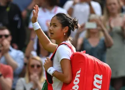Emma Raducanu forfait à Wimbledon après un diagnostic de fracture de stress, sur avis médical.