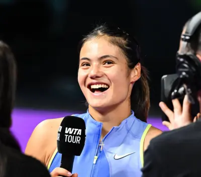 Emma Raducanu révèle quel a été son adversaire le plus redoutable sur le circuit WTA.
