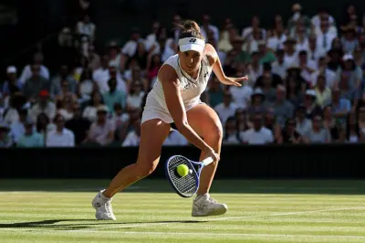 Linda Noskova avoue que sa main s'est "gelée" lors des balles de match manquées en finale de Wimbledon.