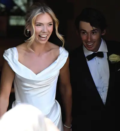 À l'intérieur des célébrations de mariage émouvantes d'Alex de Minaur et Katie Boulter