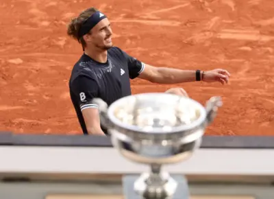 Boris Becker salue la première victoire en Grand Chelem d'Alexander Zverev, mais met en garde sur son âge
