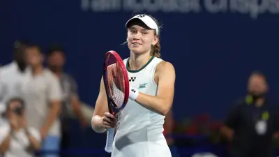 Toronto : Elena Rybakina renverse Naomi Osaka après avoir frôlé la défaite