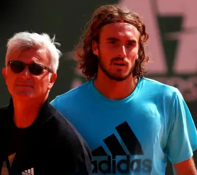 Tsitsipas lâche ses vérités : "Je veux qu'il soit juste mon père, rien de plus"