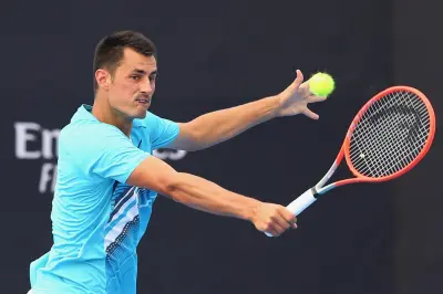 Guangzhou : Bernard Tomic signe une nouvelle victoire éclatante et rallie sans encombre les quarts de finale