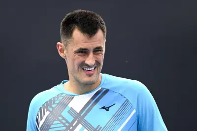 Guangzhou : Bernard Tomic poursuit sa semaine impériale et file en demi-finales