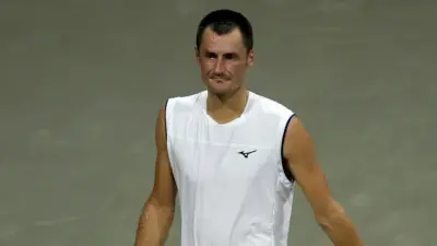 Guangzhou : Bernard Tomic paie le prix de ses occasions manquées et s’incline en demi-finale au terme d’un duel serré