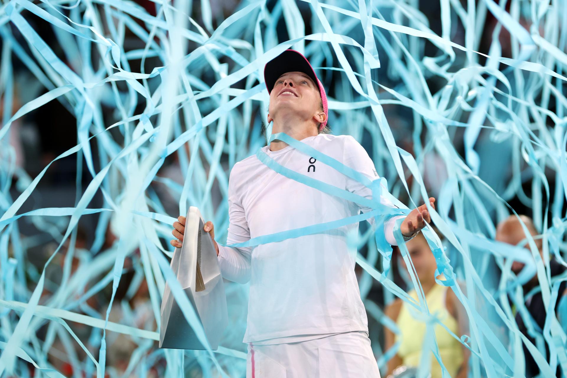WTA Madrid : Iga Swiatek remporte son combat de titanides contre Aryna Sabalenka