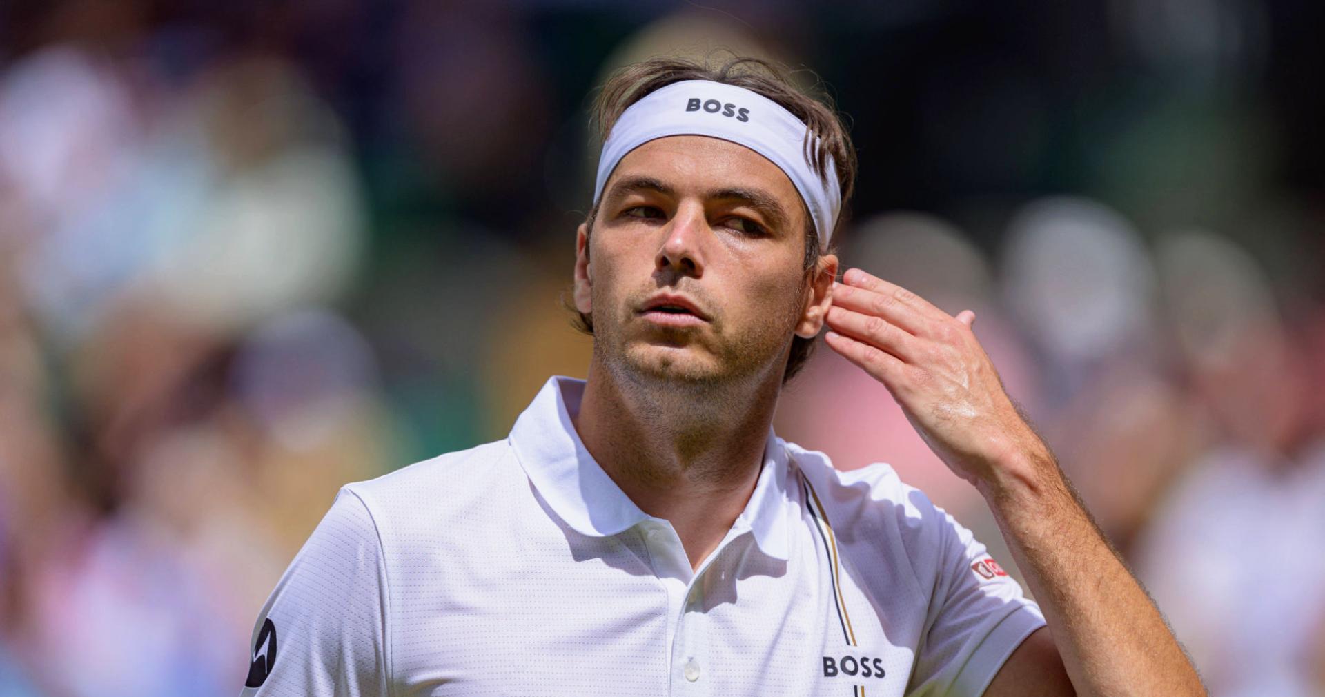 Taylor Fritz admet un problème au genou mais refuse de s'en servir comme excuse après sa défaite à Wimbledon.
