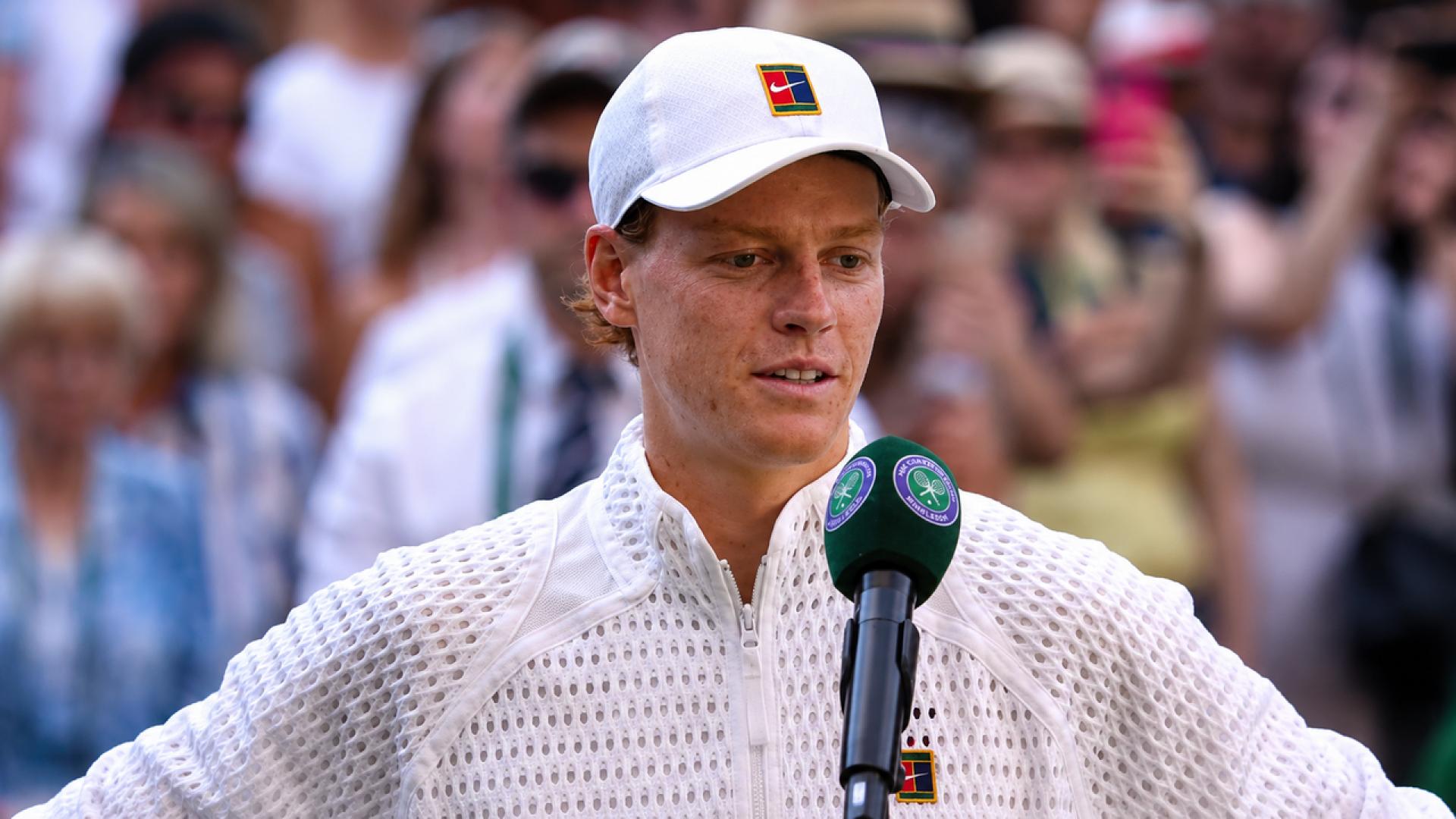 Jannik Sinner rend hommage à Novak Djokovic après sa victoire écrasante à Wimbledon : « Incroyable »